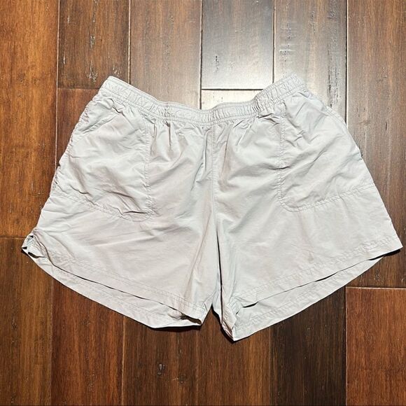 Columbia Ladies Shorts  - Picture 1 of 5